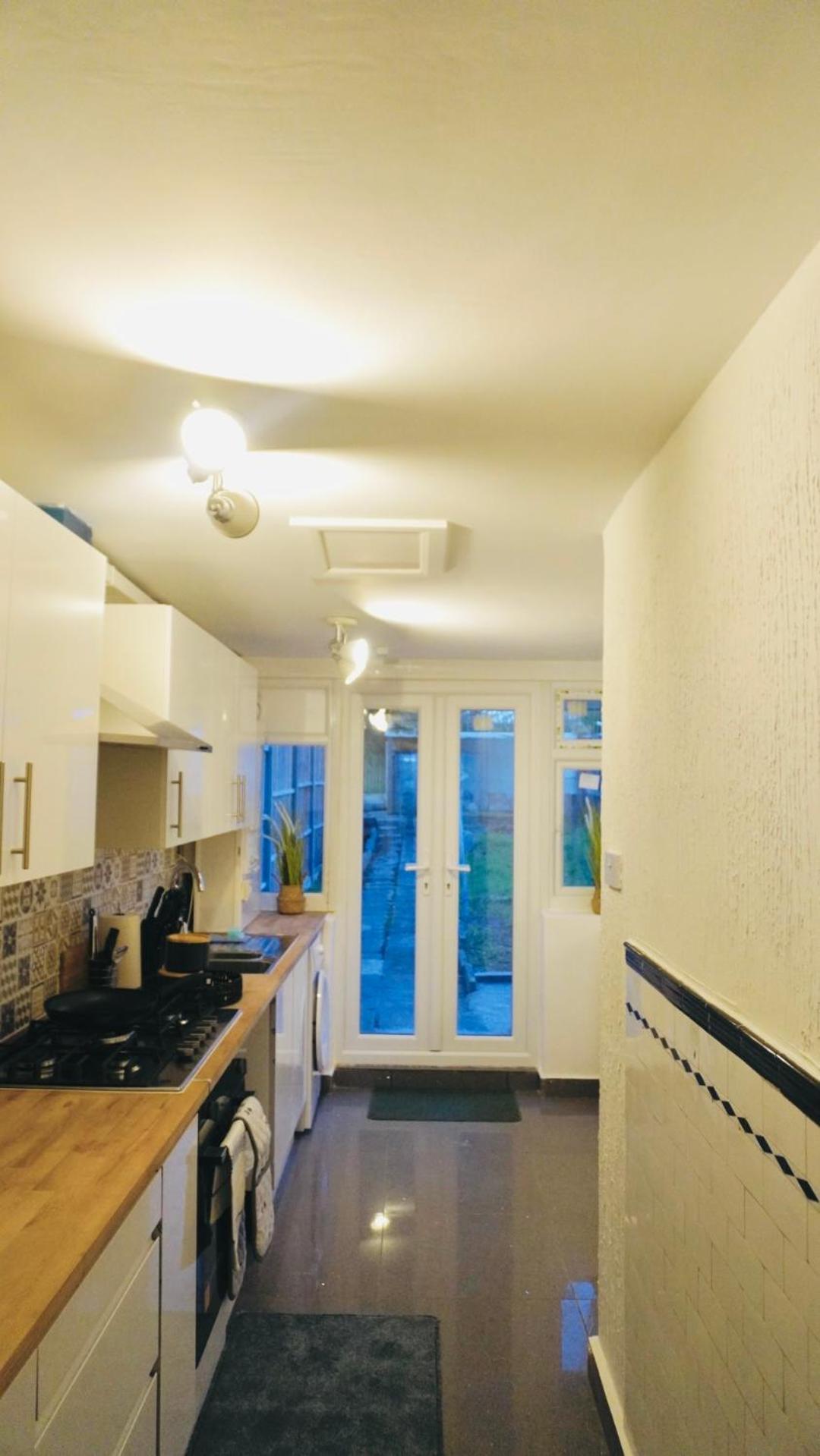 Spacious & Comfy Home In West Midlands - Sleeps 8, Free Parking, Wifi, Netflix, Prime Location, Ideal For Contractors, Business, Groups, Travellers, Families And Relocators Ковентри Экстерьер фото