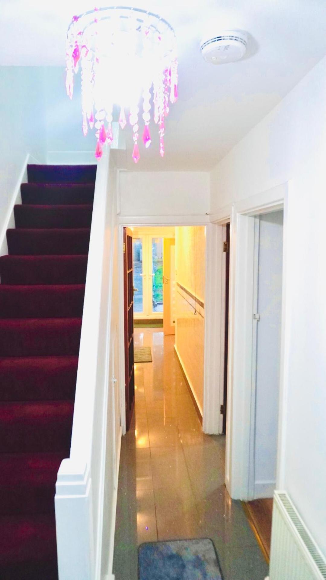 Spacious & Comfy Home In West Midlands - Sleeps 8, Free Parking, Wifi, Netflix, Prime Location, Ideal For Contractors, Business, Groups, Travellers, Families And Relocators Ковентри Экстерьер фото