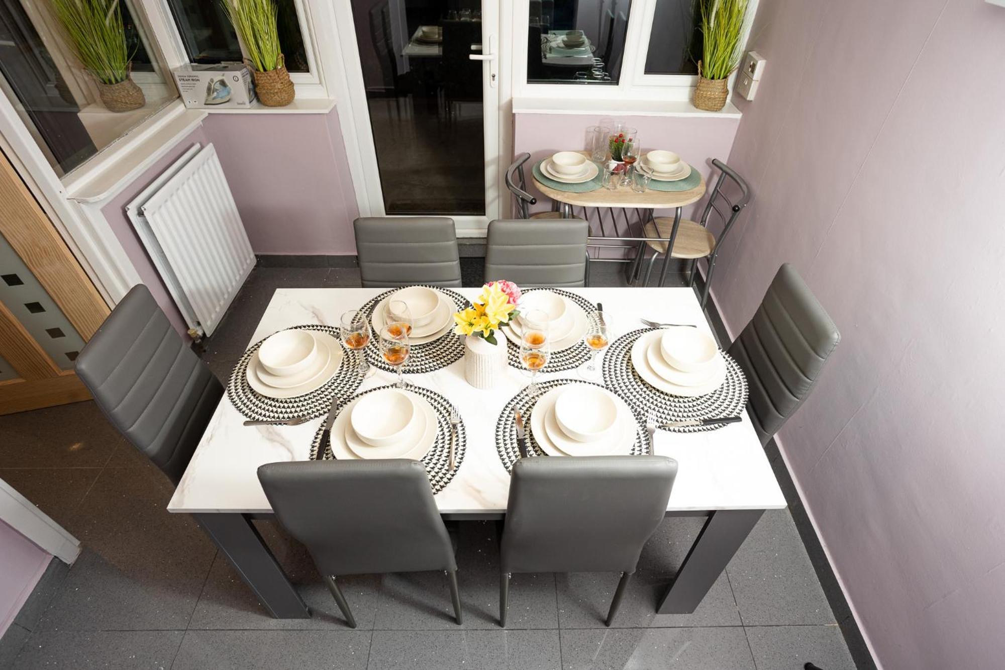 Spacious & Comfy Home In West Midlands - Sleeps 8, Free Parking, Wifi, Netflix, Prime Location, Ideal For Contractors, Business, Groups, Travellers, Families And Relocators Ковентри Экстерьер фото