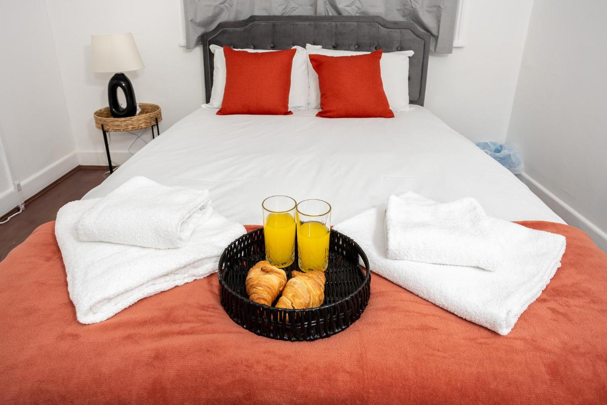 Spacious & Comfy Home In West Midlands - Sleeps 8, Free Parking, Wifi, Netflix, Prime Location, Ideal For Contractors, Business, Groups, Travellers, Families And Relocators Ковентри Экстерьер фото