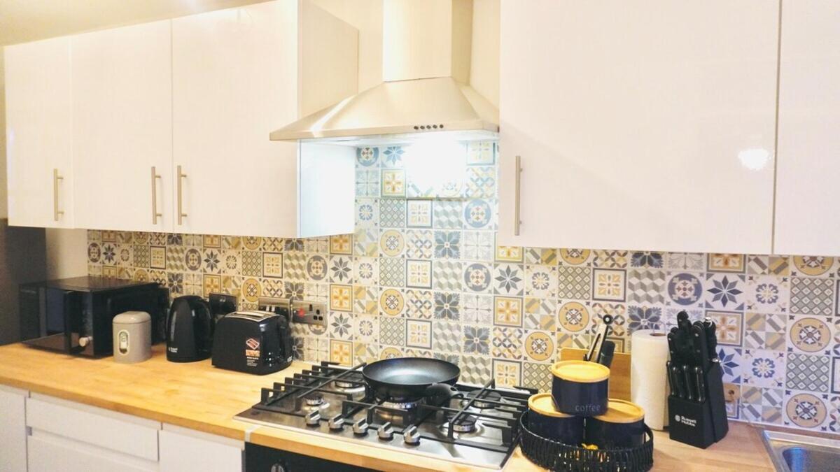 Spacious & Comfy Home In West Midlands - Sleeps 8, Free Parking, Wifi, Netflix, Prime Location, Ideal For Contractors, Business, Groups, Travellers, Families And Relocators Ковентри Номер фото